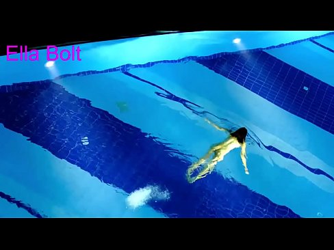 ❤️ എനിക്ക് കാണുന്നത് നിർത്താൻ കഴിയില്ല, ELLA BOLT റിസോർട്ട് പൂളിൽ നഗ്നയായി നീന്തുന്ന യുവ സുന്ദരിയെ പിടികൂടി ❤️❌ വേശ്യകൾ ഞങ്ങളിൽ ﹏